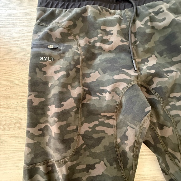 BYLT Basic Mens Elite+ Fitted Joggers Size XL Camo Print Elastic Drawstring EUC - Picture 2 of 9